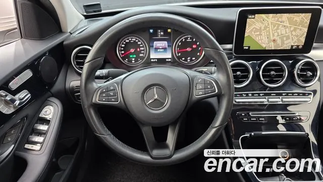 Mercedes-Benz C-Class 2017 — фото 18