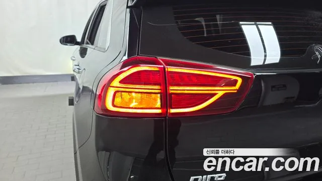 Kia Niro 2020 — фото 9