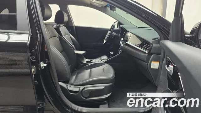 Kia Niro 2020 — фото 16