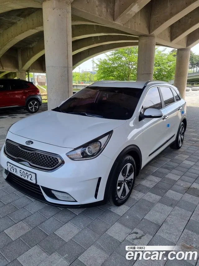 Kia Niro 2017 — фото 1