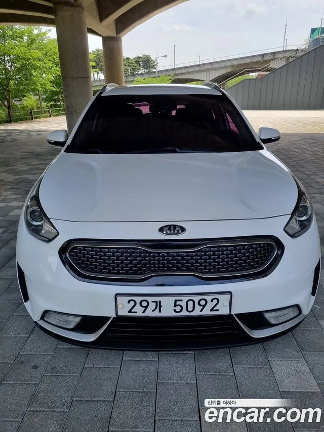 Kia Niro 2017 — фото 3