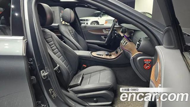 Mercedes-Benz E-Class 2021 — фото 10