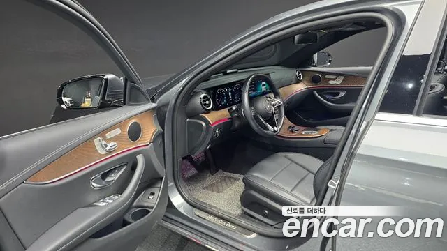 Mercedes-Benz E-Class 2021 — фото 11