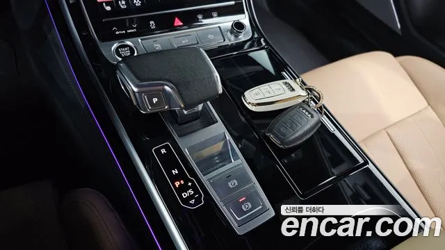 Audi A8 2021 — фото 12