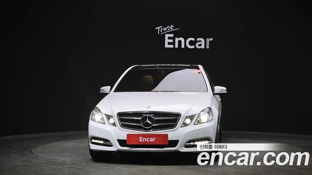 Mercedes-Benz E-Class 2013 — фото 3