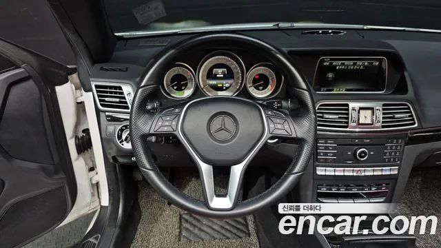Mercedes-Benz E-Class 2016 — фото 12