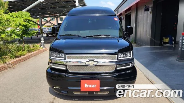 Chevrolet Express Van 2018 — фото 3