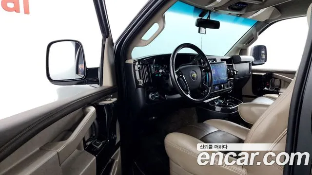 Chevrolet Express Van 2018 — фото 13
