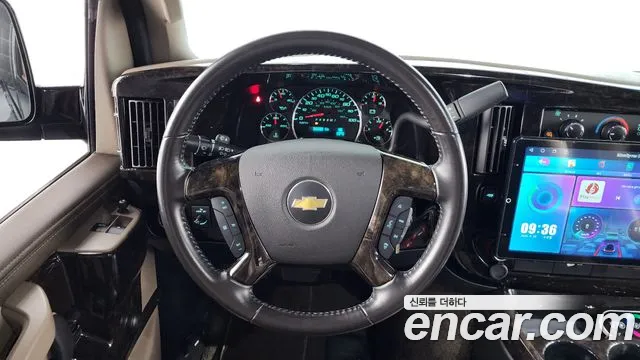 Chevrolet Express Van 2018 — фото 18