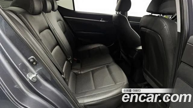 Hyundai AVANTE 2019 — фото 11