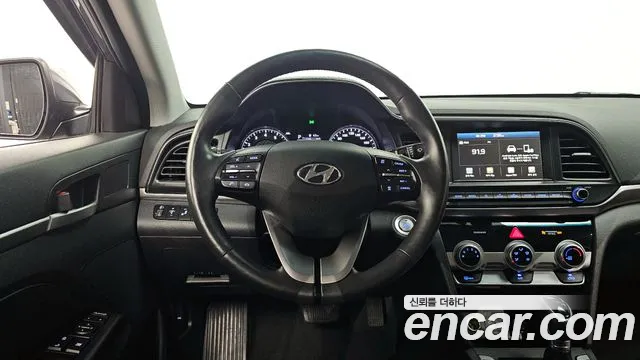 Hyundai AVANTE 2019 — фото 13