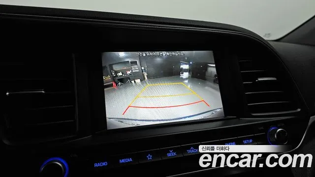 Hyundai AVANTE 2019 — фото 15