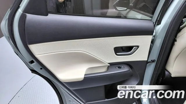 Hyundai Kona 2023 — фото 15