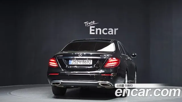 Mercedes-Benz E-Class 2019 — фото 4