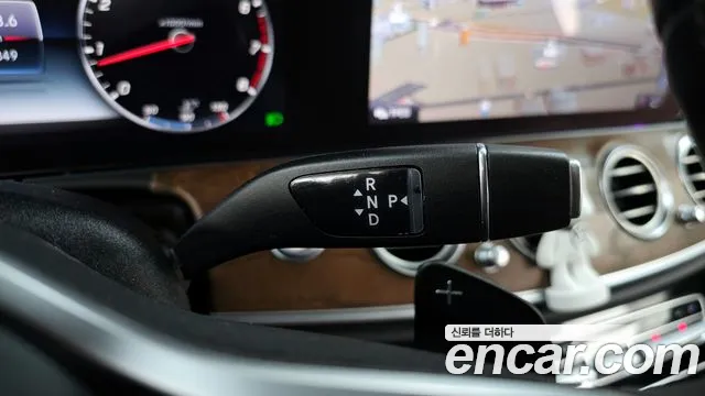 Mercedes-Benz E-Class 2019 — фото 12