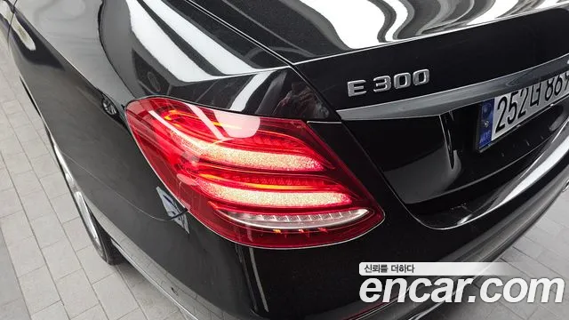 Mercedes-Benz E-Class 2019 — фото 9