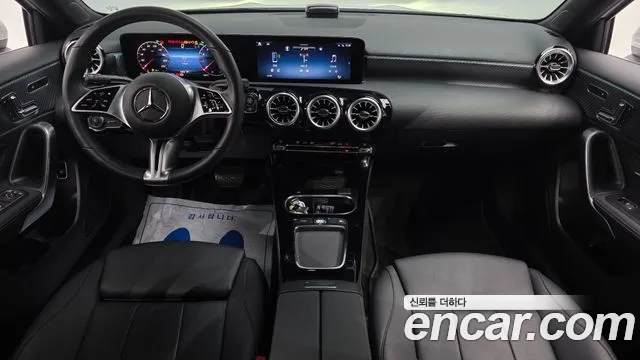 Mercedes-Benz A-Class 2024 — фото 10