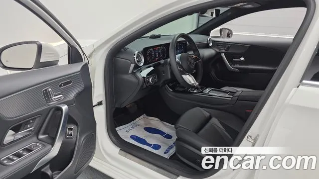 Mercedes-Benz A-Class 2024 — фото 13