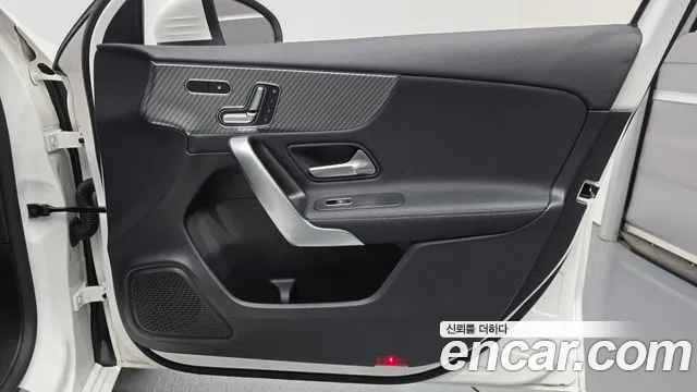 Mercedes-Benz A-Class 2024 — фото 14