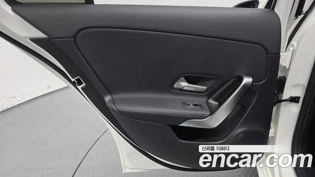 Mercedes-Benz A-Class 2024 — фото 15