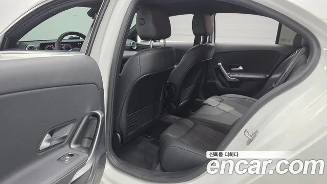 Mercedes-Benz A-Class 2024 — фото 16