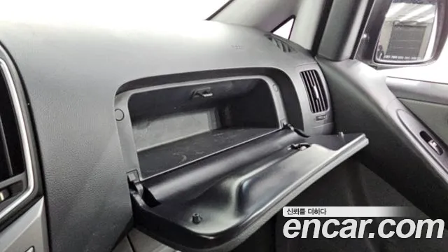 Hyundai Starex 2019 — фото 14