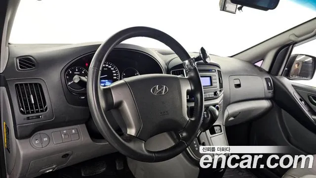Hyundai Starex 2019 — фото 16