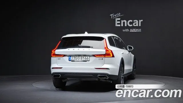 Volvo V60 2021 — фото 4