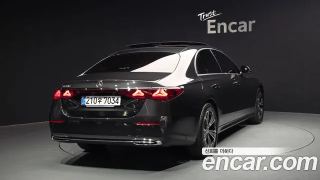 Mercedes-Benz E-Class 2025 — фото 2