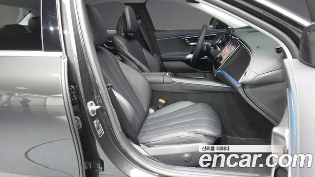 Mercedes-Benz E-Class 2025 — фото 17