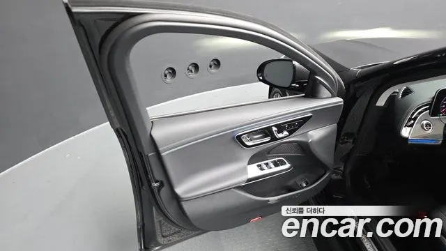 Mercedes-Benz E-Class 2025 — фото 14