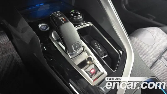 Peugeot 5008 2020 — фото 12
