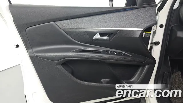 Peugeot 5008 2020 — фото 14
