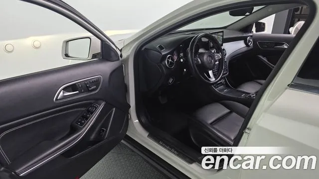 Mercedes-Benz GLA-Class 2016 — фото 10