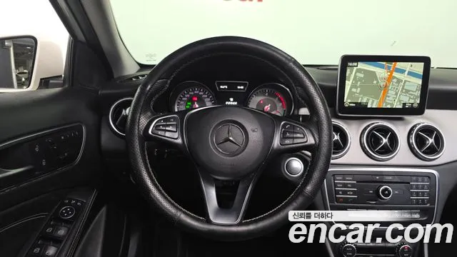 Mercedes-Benz GLA-Class 2016 — фото 12