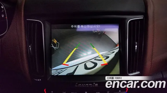 Maserati Levante 2018 — фото 14