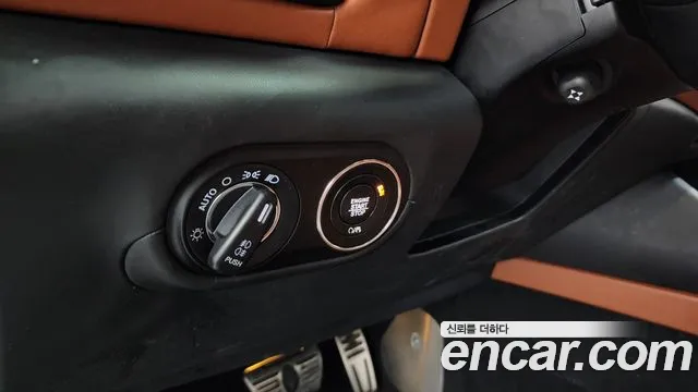 Maserati Levante 2018 — фото 20
