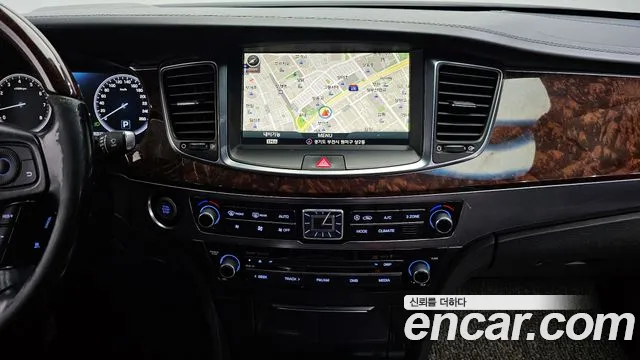 Hyundai Equus 2015 — фото 14