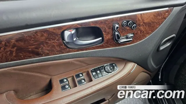 Hyundai Equus 2015 — фото 17