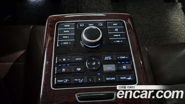 Hyundai Equus 2015 — фото 19