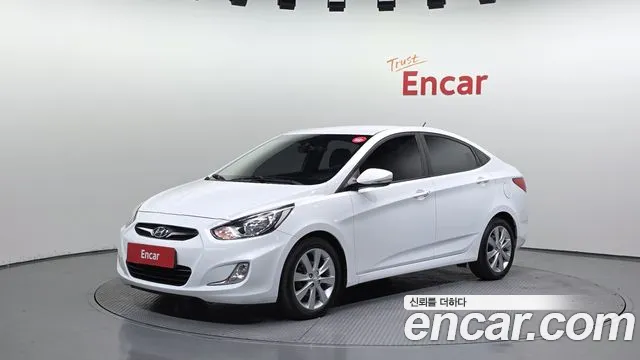 Hyundai Accent 2012 — фото 1