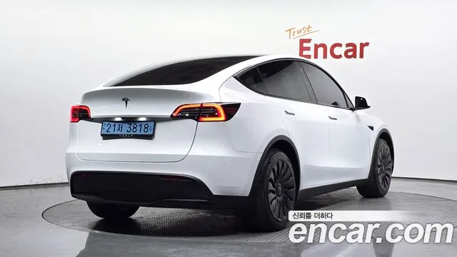 Tesla Model Y 2024 — фото 1