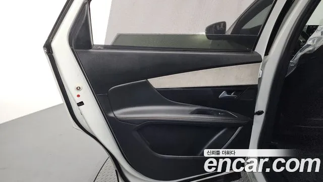 Peugeot 5008 2022 — фото 15