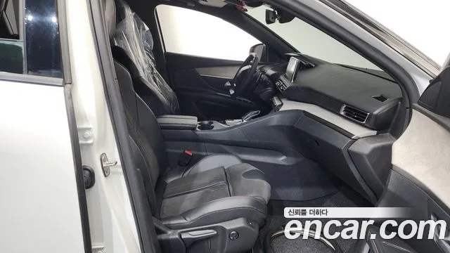 Peugeot 5008 2022 — фото 16