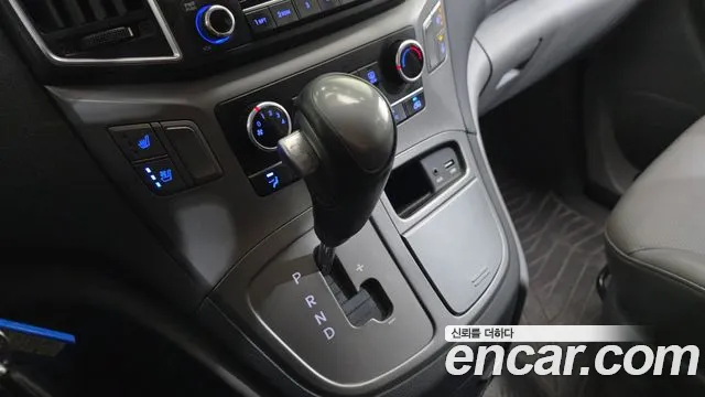 Hyundai Starex 2017 — фото 9
