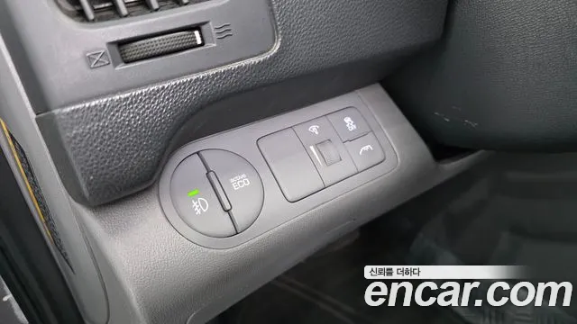 Hyundai Starex 2017 — фото 13