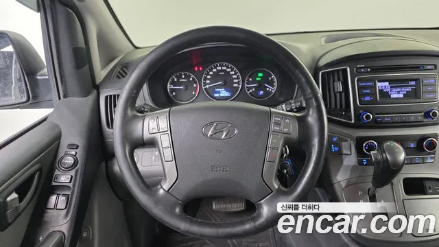 Hyundai Starex 2017 — фото 14