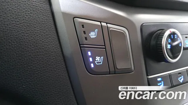 Hyundai Starex 2017 — фото 17