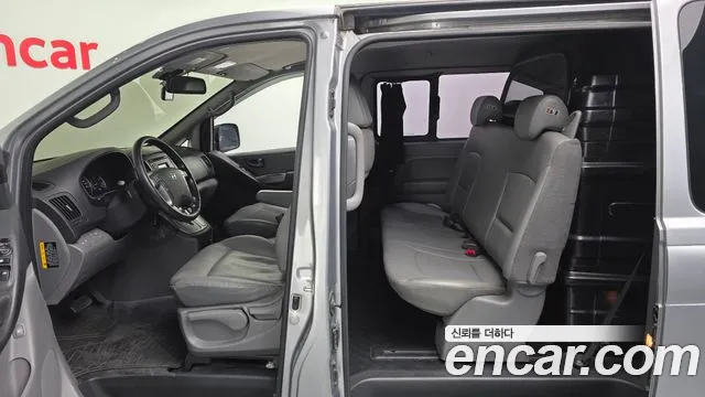 Hyundai Starex 2017 — фото 18