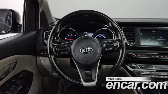 Kia Canival 2019 — фото 13